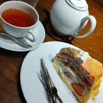 ハーブス - セイロン紅茶とストロベリーミルクレープ