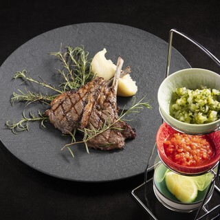 肉・魚といったグリル料理にもこだわり