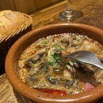 Boquerona - マッシュルームとベーコンのアヒージョ