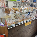 食ぱんの店　春夏秋冬 高速神戸店 - ショーケース　2022.3.18 Fri.