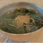 Soup with plenty of seaweed