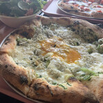 真鶴ピザ食堂 KENNY - シラスと海苔と卵のピッツァ