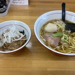 まるちょう - 三つ節ラーメンとプルプル丼ミニ