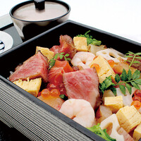 特選海鮮ちらし寿司　国産黒毛和牛炭火焼合盛り