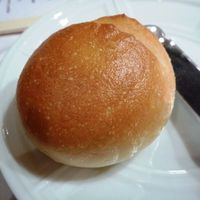 ラ・ロシェル 福岡 - パン・・通常の時とは違いプティパンですけれど、これはこれで美味しい。 
                