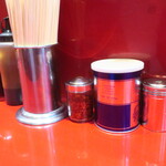 ラーメン二郎 - 卓上調味料