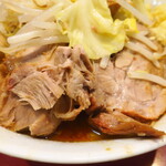 ラーメン二郎 - この日の豚