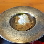 徳山鮓 - 鮒鮓の飯のソースと熊肉の包み焼き