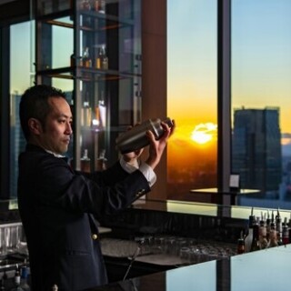 最上階から東京を一望。都市の躍動を実感するラグジュアリー空間