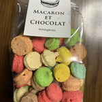 MACARON ET CHOCOLAT - 