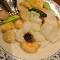 横浜中華街 重慶飯店 本館 - 海老とイカの香り炒め