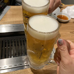 焼肉JIN - 生ビールで乾杯！