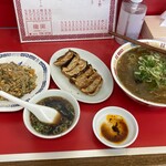 ろん園 - 餃子セットとカレーそば