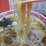 大門 - 中太ストレート麺は不思議な食感でした