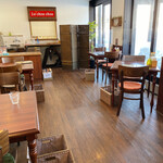 Bakery And Cafe La Chou Chou - 