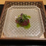 眞善美 - 宮城県黒マグロのお造り　海月　うるい　塩ベース葱山椒ソース