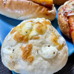 Lyon 小麦館 - チーズ塩パン