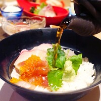 《数量限定》季節の旬菜と海鮮彩り膳～茶出汁　…1品で3度「美味しい♪」と楽しめるランチ
