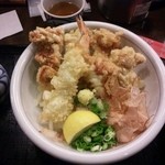 うどん うばら - 2013.01.30  鶏天ぶっかけ冷や大盛！海老天は連れからゲット！
      