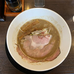 らーめん ぎん琉  - 魚介鶏白湯(醤油) 680円 