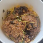 SPICY CURRY 魯珈 - 牛肉と木耳の麻辣湯風咖喱