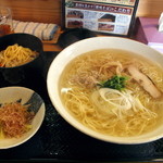 讃岐そば　大　650円 鳥めし　150円　のセット