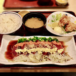 Tsukiji Shokudou Genchan - 鰹のっけ盛りと唐揚げ定食（税込1,100円）