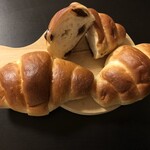 PARKER HOUSE BUTTER ROLL - バターロールとレーズンバターロール