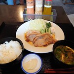 レストラン バイプレーン - 豚のしょうが焼き定食