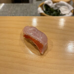 鮨 やすみつ - 金目鯛　藁燻し