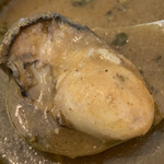 WOHOS MART - 牡蠣山椒カレー¥1150の牡蠣