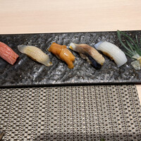 寿司と日本料理 銀座 一 - にぎり前半