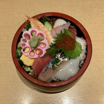 Sushi Tsubaki - 海鮮丼ランチ ¥780 の海鮮丼