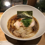 Japanese Ramen Noodle Lab Q - 煮干し醤油わんたん麺