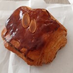 パンとお話 アップルの発音 - パン・オ・ショコラ260円