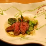 時の宿 すみれ - （夕食）ランプのローストと彩り春野菜をバーニャカウダ仕立てにして