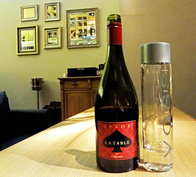 wine bar spade - お水とピノノワール