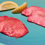 銀座焼肉 にく﨑 - 熟成タン