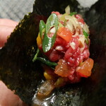 銀座焼肉 にく﨑 - 6種の海苔巻き炙りユッケ