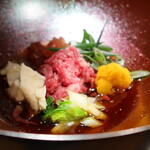 銀座焼肉 にく﨑 - 6種の海苔巻き炙りユッケ