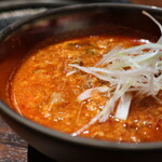 銀座焼肉 にく﨑 - ユッケジャンスープ