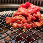 銀座焼肉 にく﨑 - 垂れロースのオンザライス