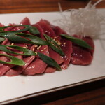 銀座焼肉 にく﨑 - 幻の生レバー