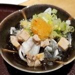 馳走 啐啄一十  - ⑩虎河豚(山口県上関産)の鉄っ皮、賽の目鮟肝(北海道余市産)入り
      鮟肝の旨みとコクは虎河豚に合うのですが、裏漉しではなく賽の目なのがポイントで、鮟肝が勝ちすぎない仕上がり