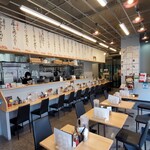 カレーケンズ - カウンター26席　テーブル席２Ｘ５台