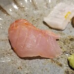 馳走 啐啄一十  - ⑪金目鯛(静岡県駿河湾産、サスエ前田魚店、7日熟成)
      産卵期は夏、旬は秋～晩冬
      旬ど真ん中、豊かな脂のり
      口腔に拡がる芳ばしさ、上品かつ濃い旨み、儚く消えるあと味、素晴らしい