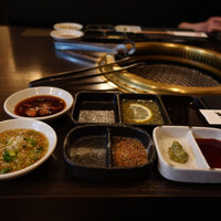 SATOブリアン 本店 - 種類豊富なタレ