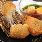 Basashi Kyoudo Izakaya Oshoushina - とろ～りチーズと大葉のミルフィーユ串カツ