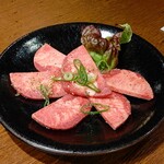 炭火焼肉 神戸亭 - 上タンシオ　1,210円