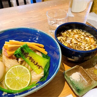 新たな挑戦「つけ麺・らぁ麺やまこう」